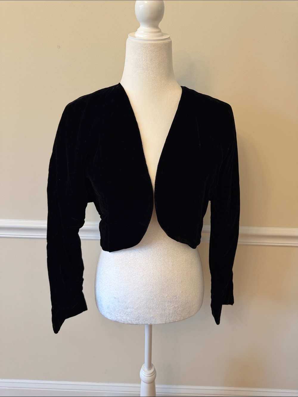 Vintage Positively Ellyn Black Cropped Bolero Jacket Size Medium